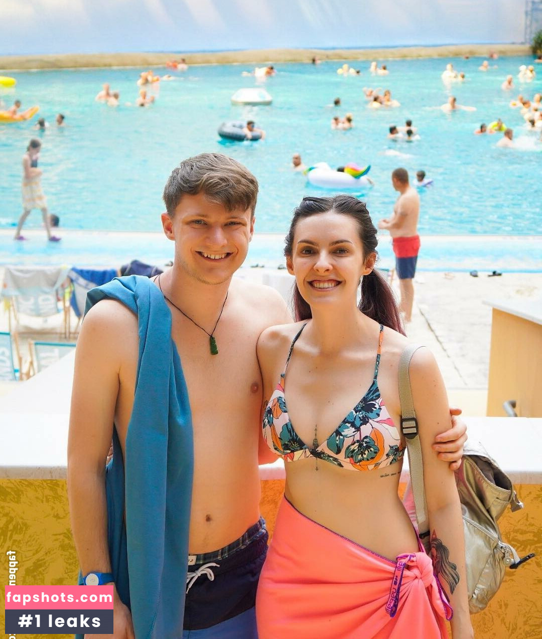 Karen Bachini gallery photo #50