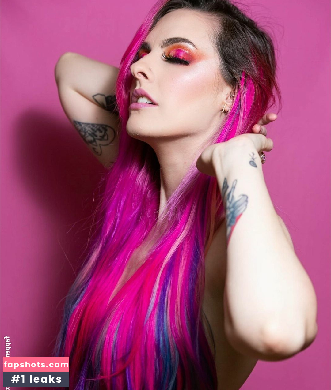 Karen Bachini gallery photo #53