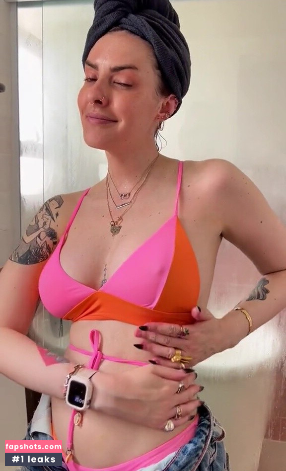 Karen Bachini gallery photo #8