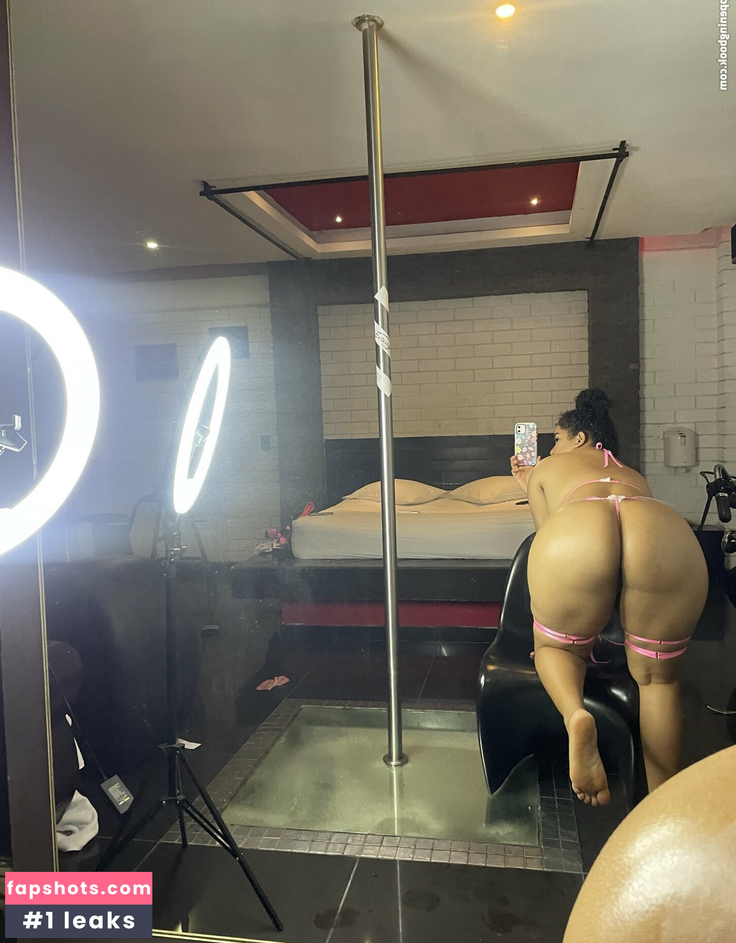 Karen Cano gallery photo #7