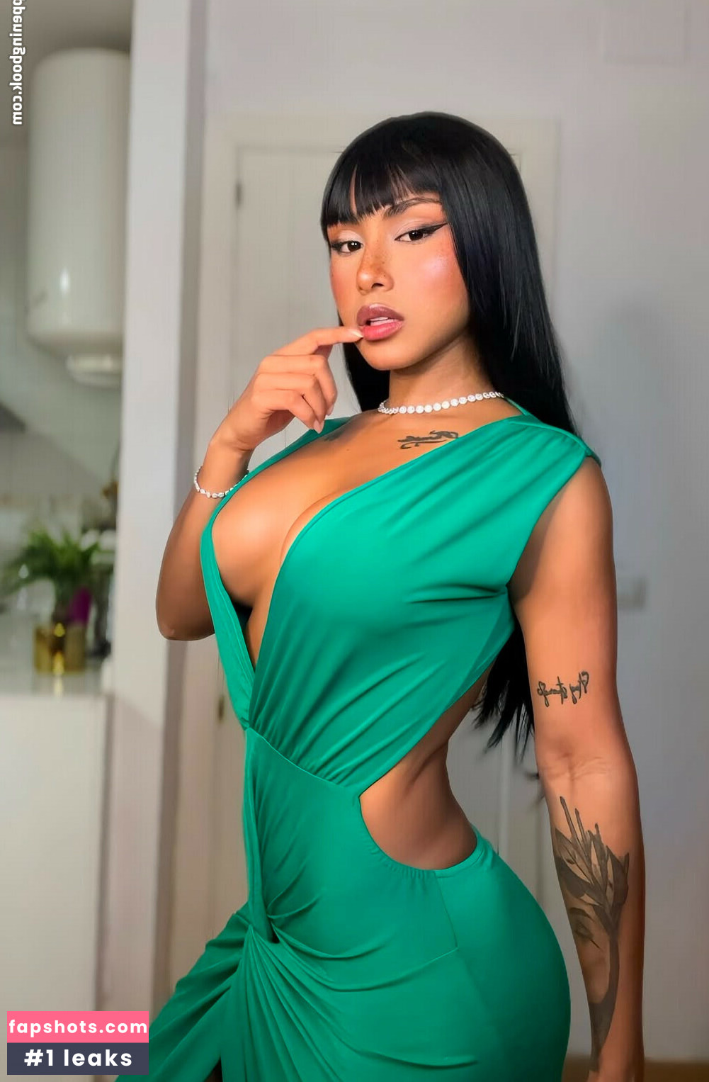 Karen Dayana gallery photo #13