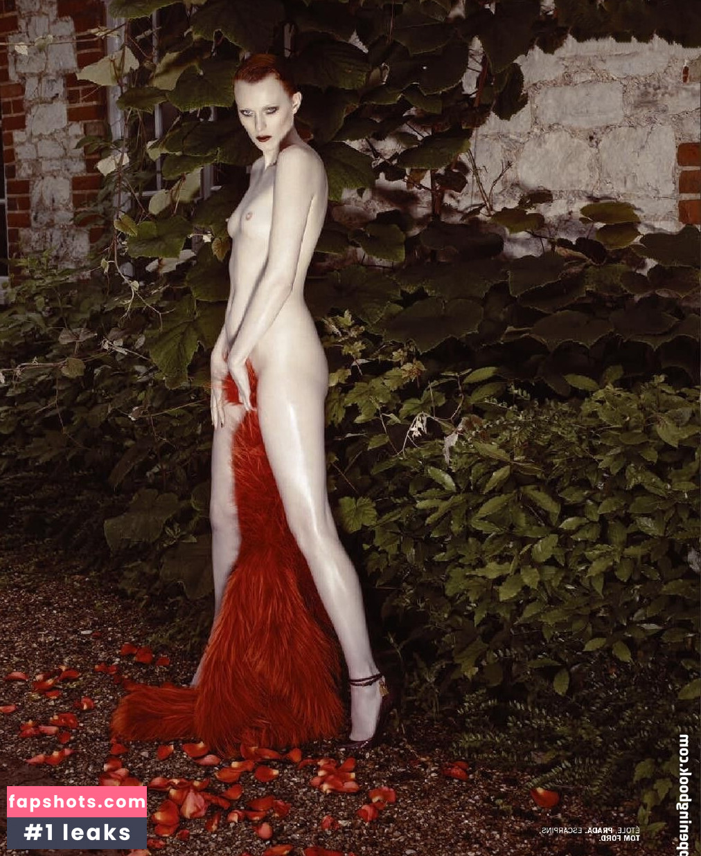 Karen Elson gallery photo #23
