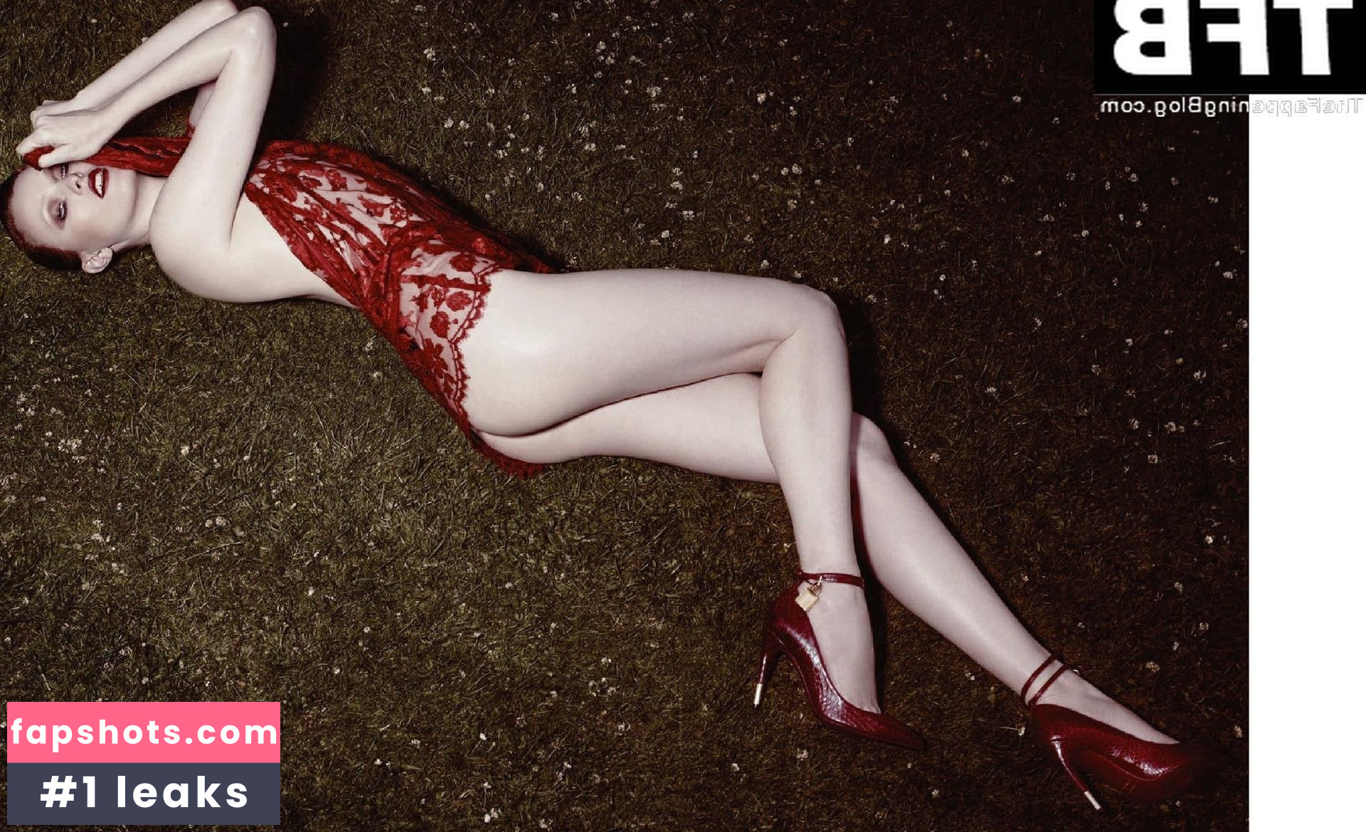 Karen Elson gallery photo #43