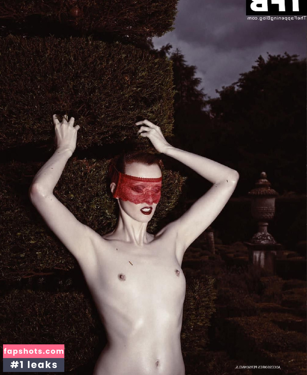 Karen Elson gallery photo #45