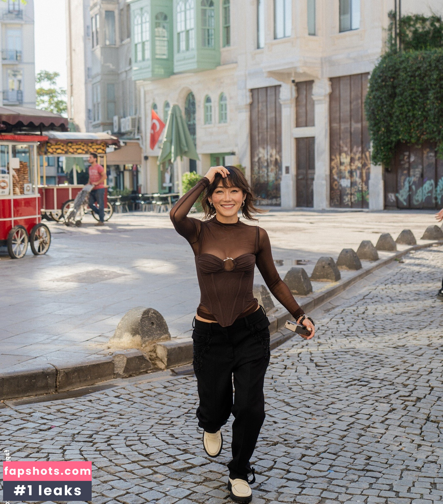 Karen Fukuhara gallery photo #104