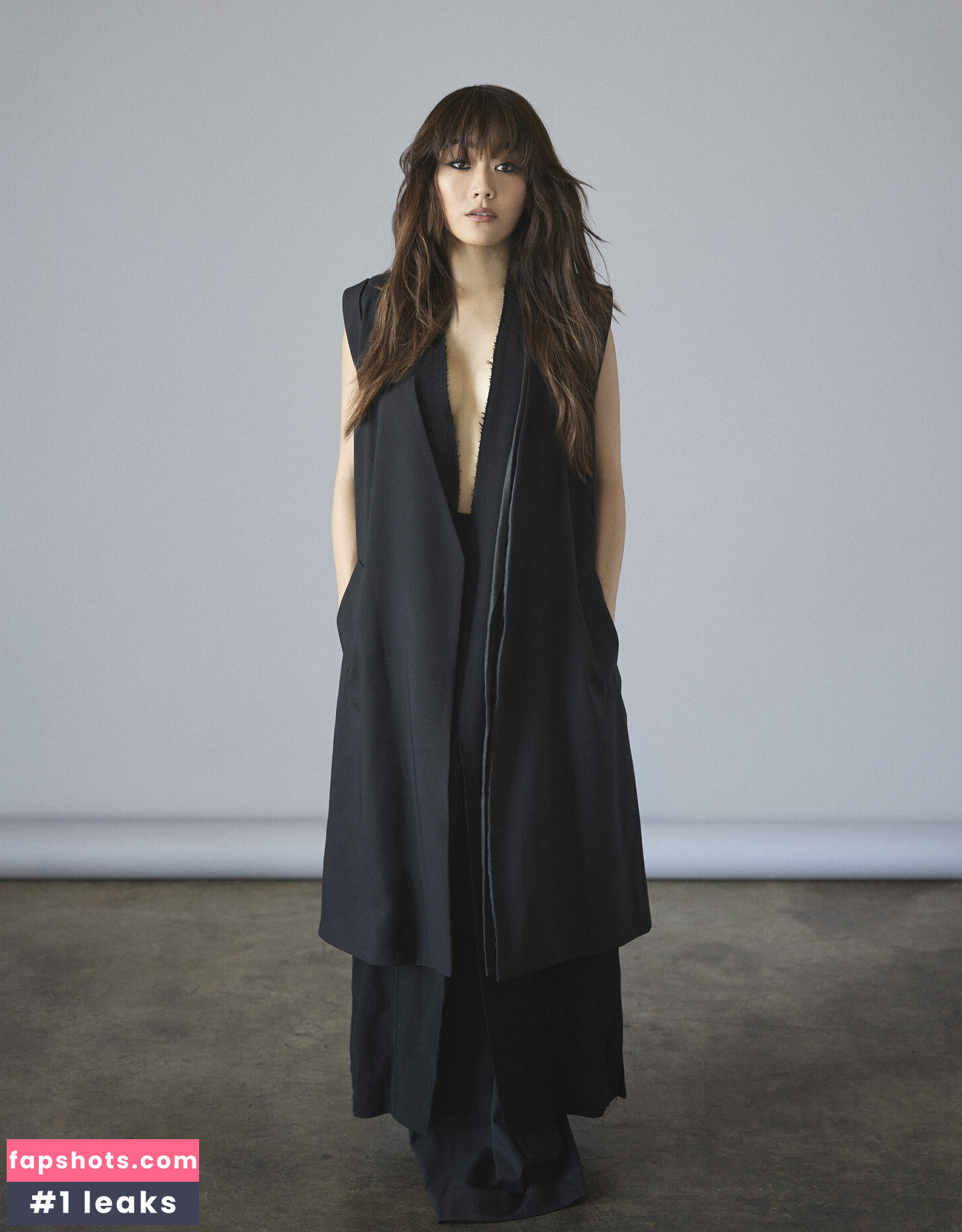 Karen Fukuhara gallery photo #108