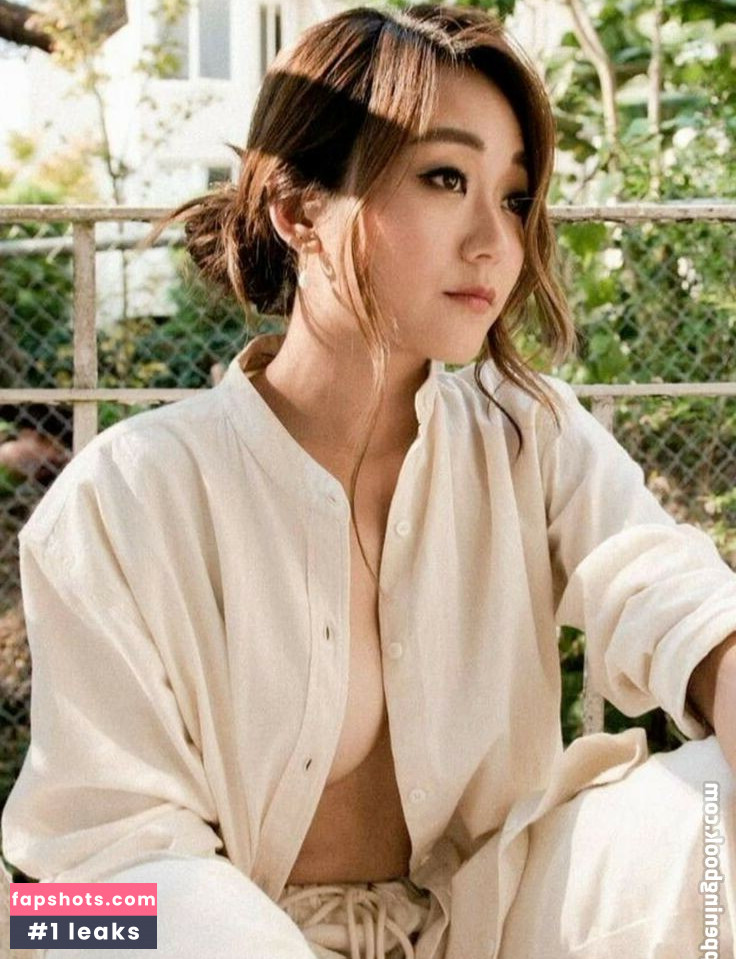 Karen Fukuhara gallery photo #12