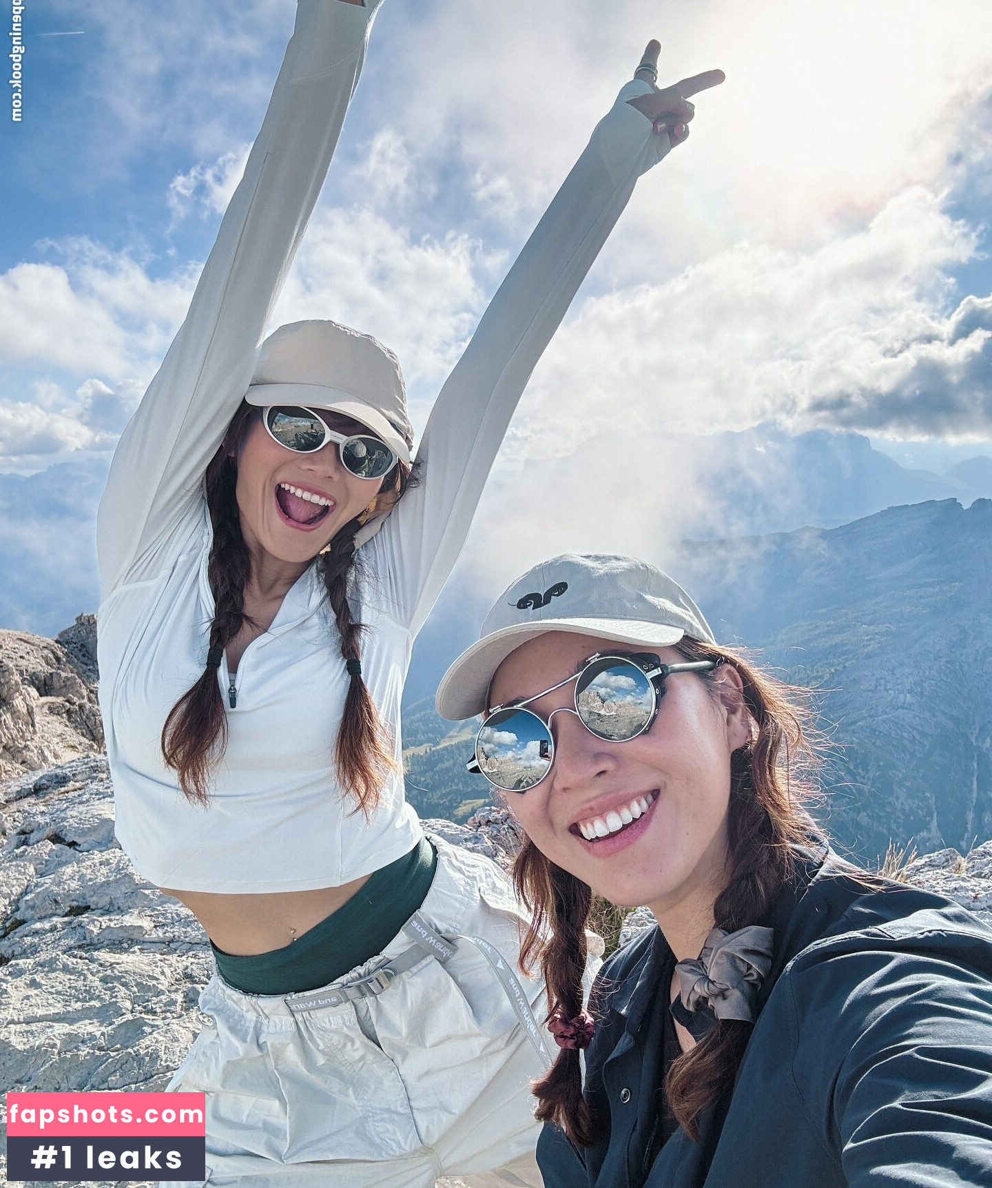 Karen Fukuhara gallery photo #115