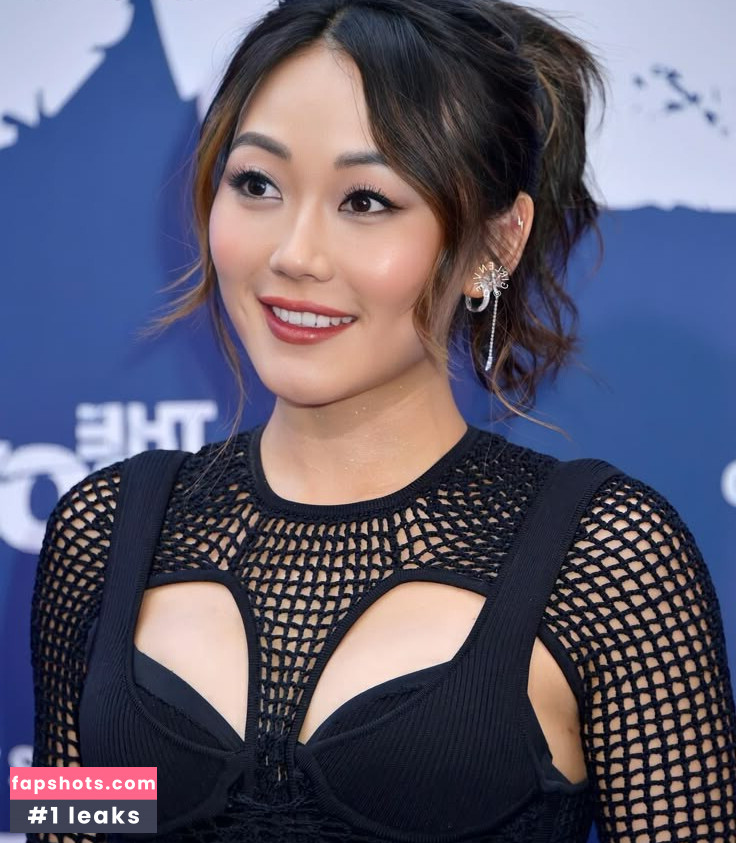 Karen Fukuhara gallery photo #15