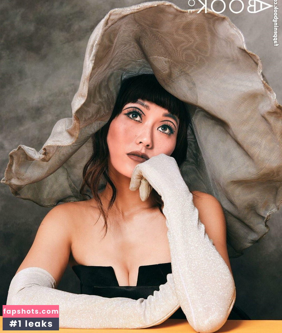 Karen Fukuhara gallery photo #142