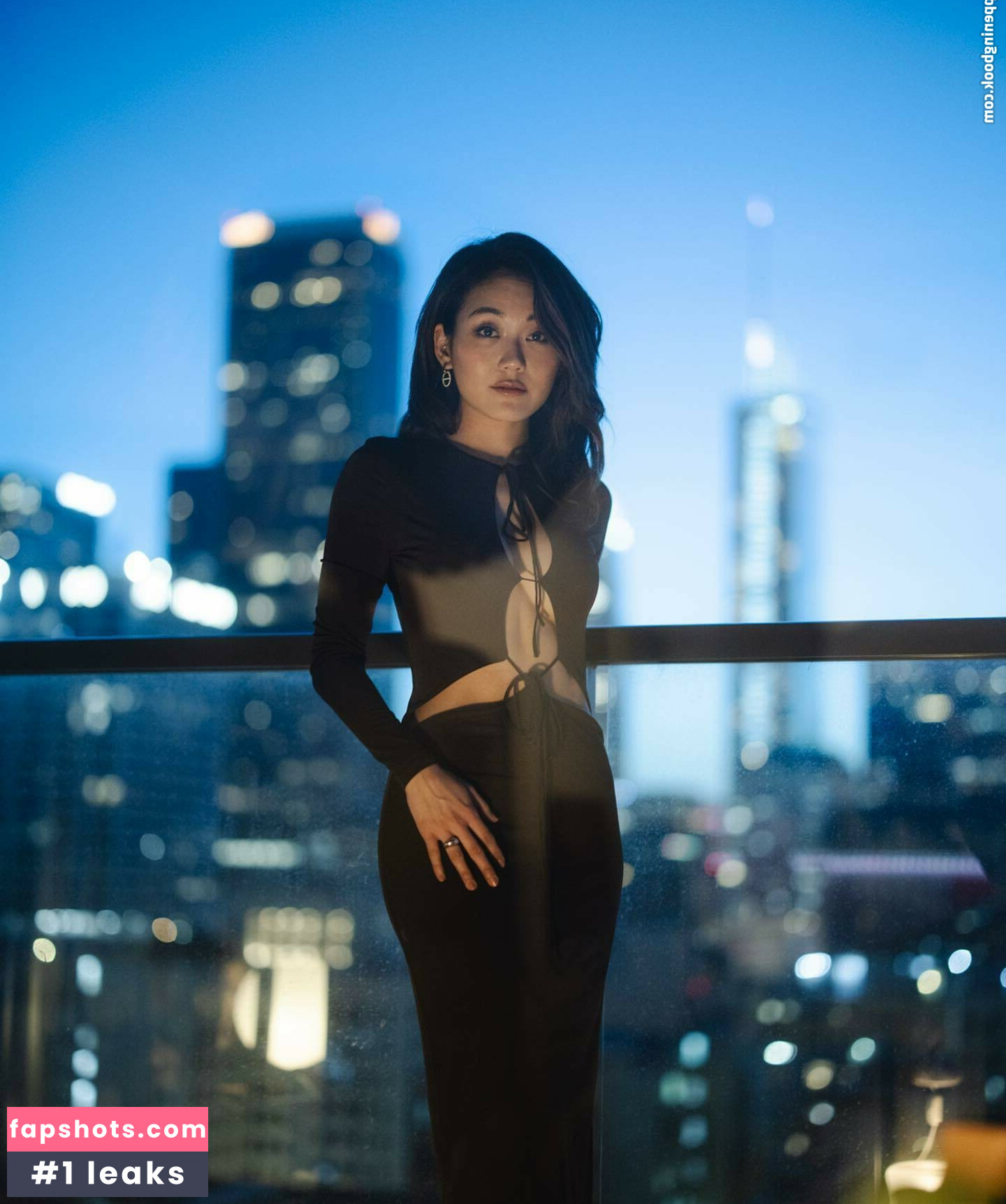 Karen Fukuhara gallery photo #163