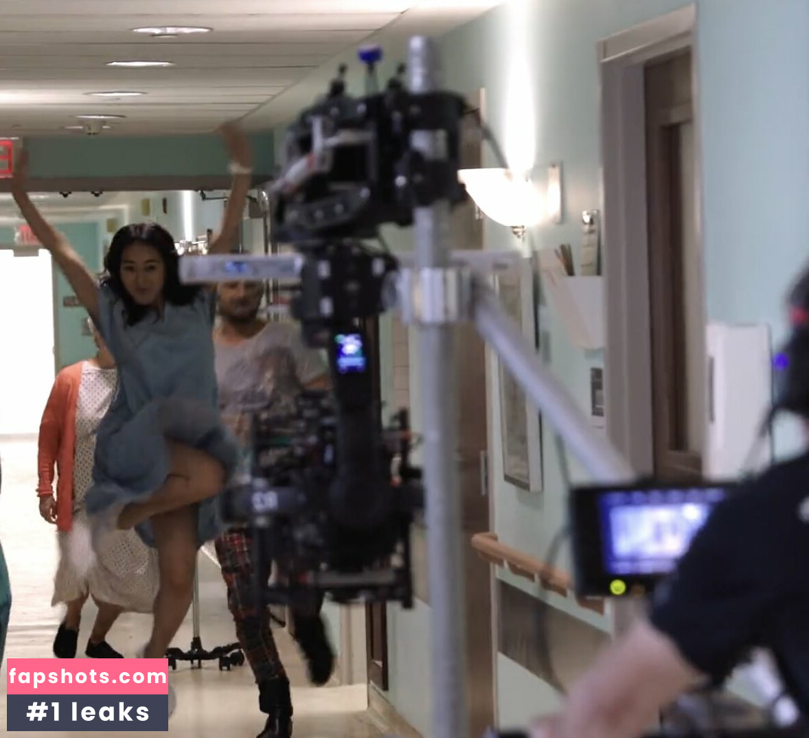 Karen Fukuhara gallery photo #174