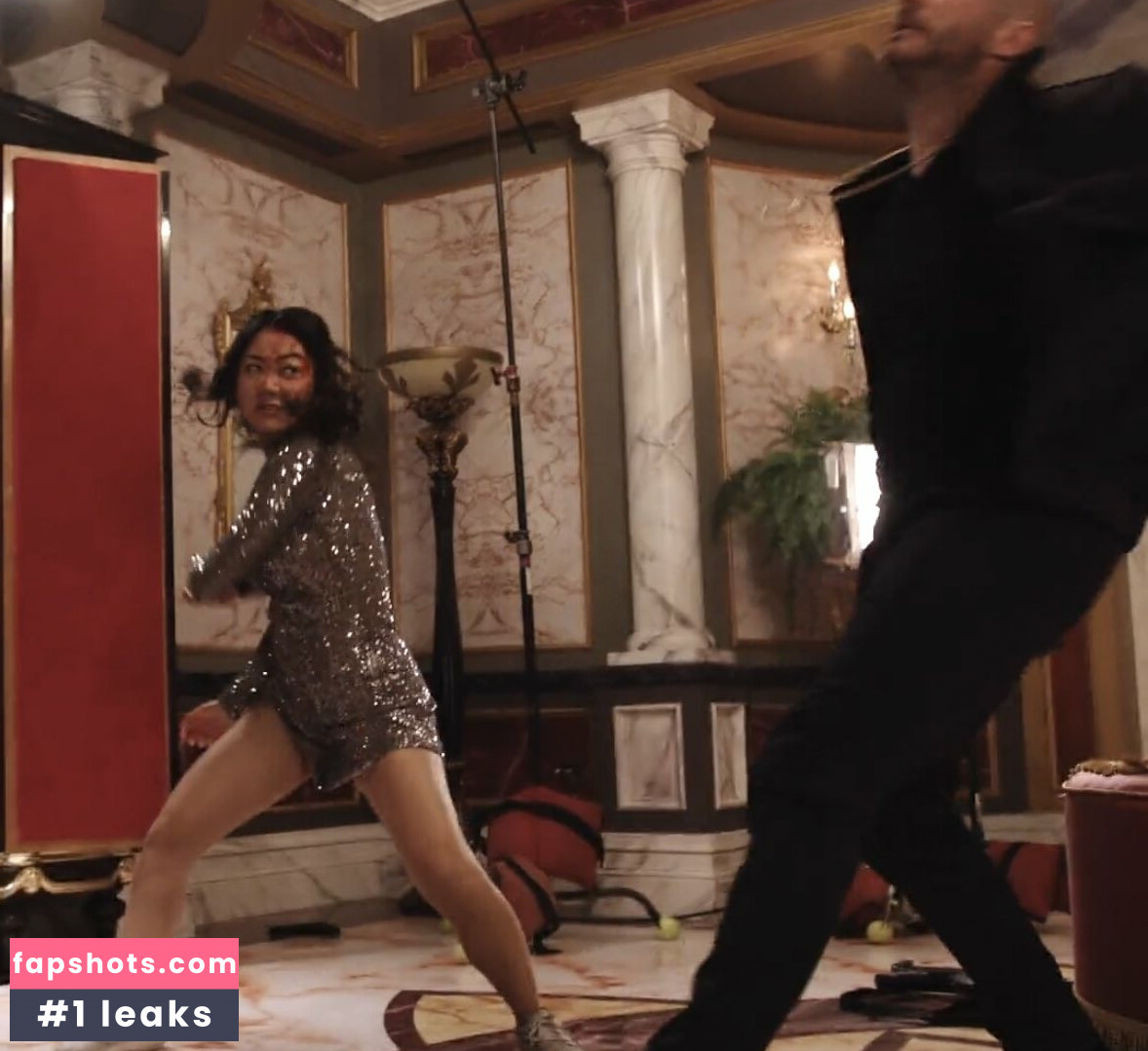 Karen Fukuhara gallery photo #175