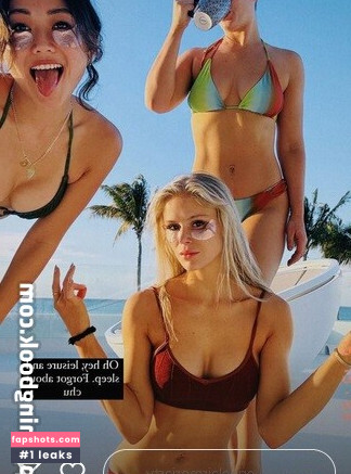 Karen Fukuhara gallery photo #176