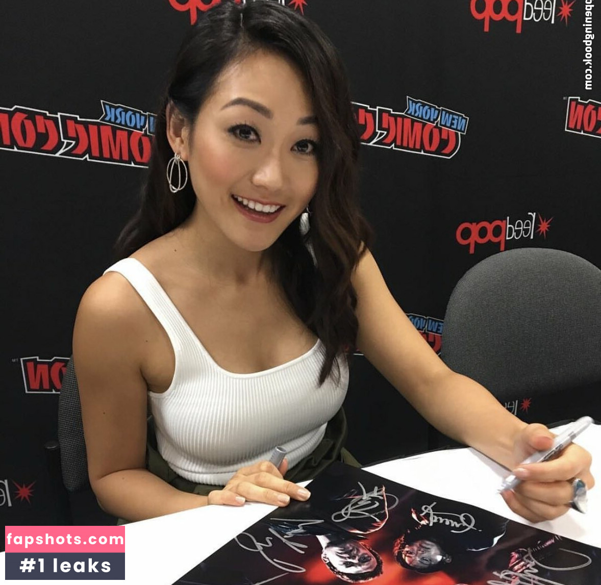 Karen Fukuhara gallery photo #178
