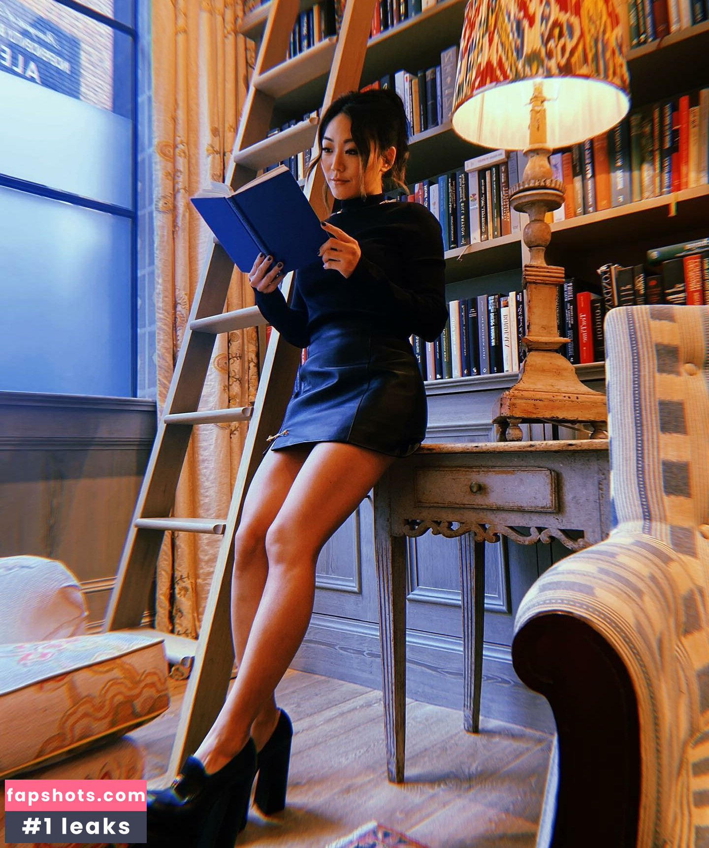 Karen Fukuhara gallery photo #182