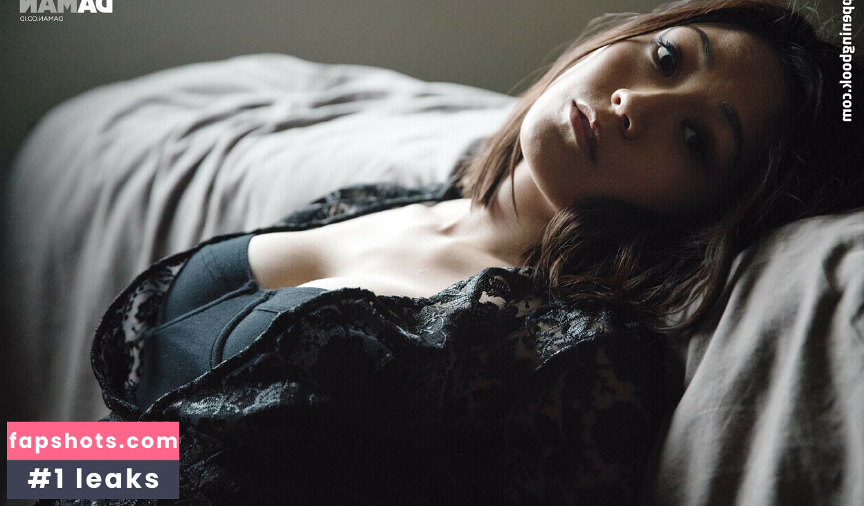 Karen Fukuhara gallery photo #188