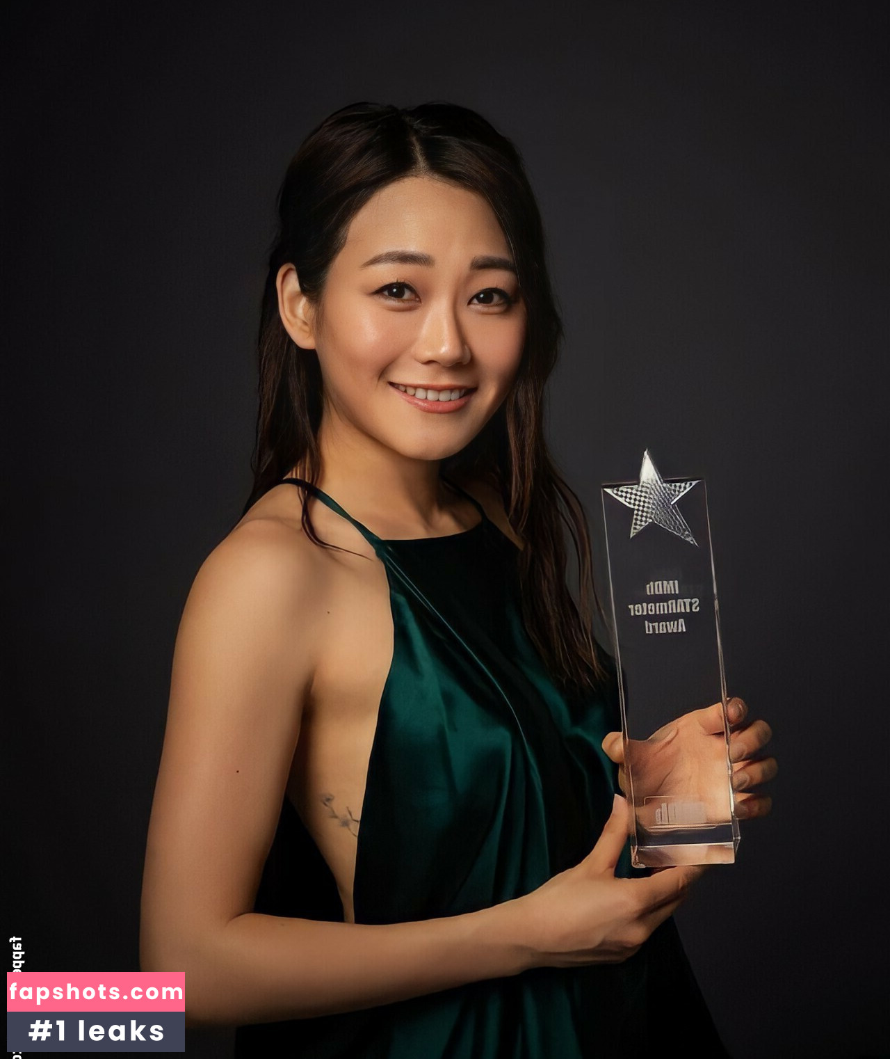 Karen Fukuhara gallery photo #190