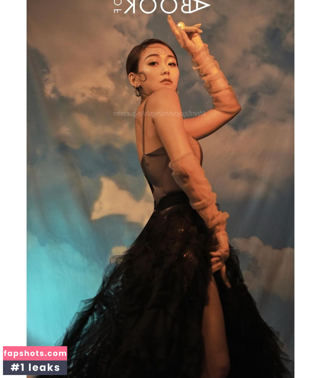 Karen Fukuhara gallery photo #192