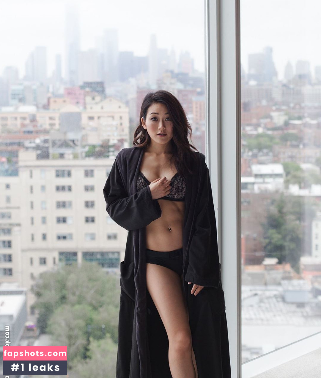 Karen Fukuhara gallery photo #204