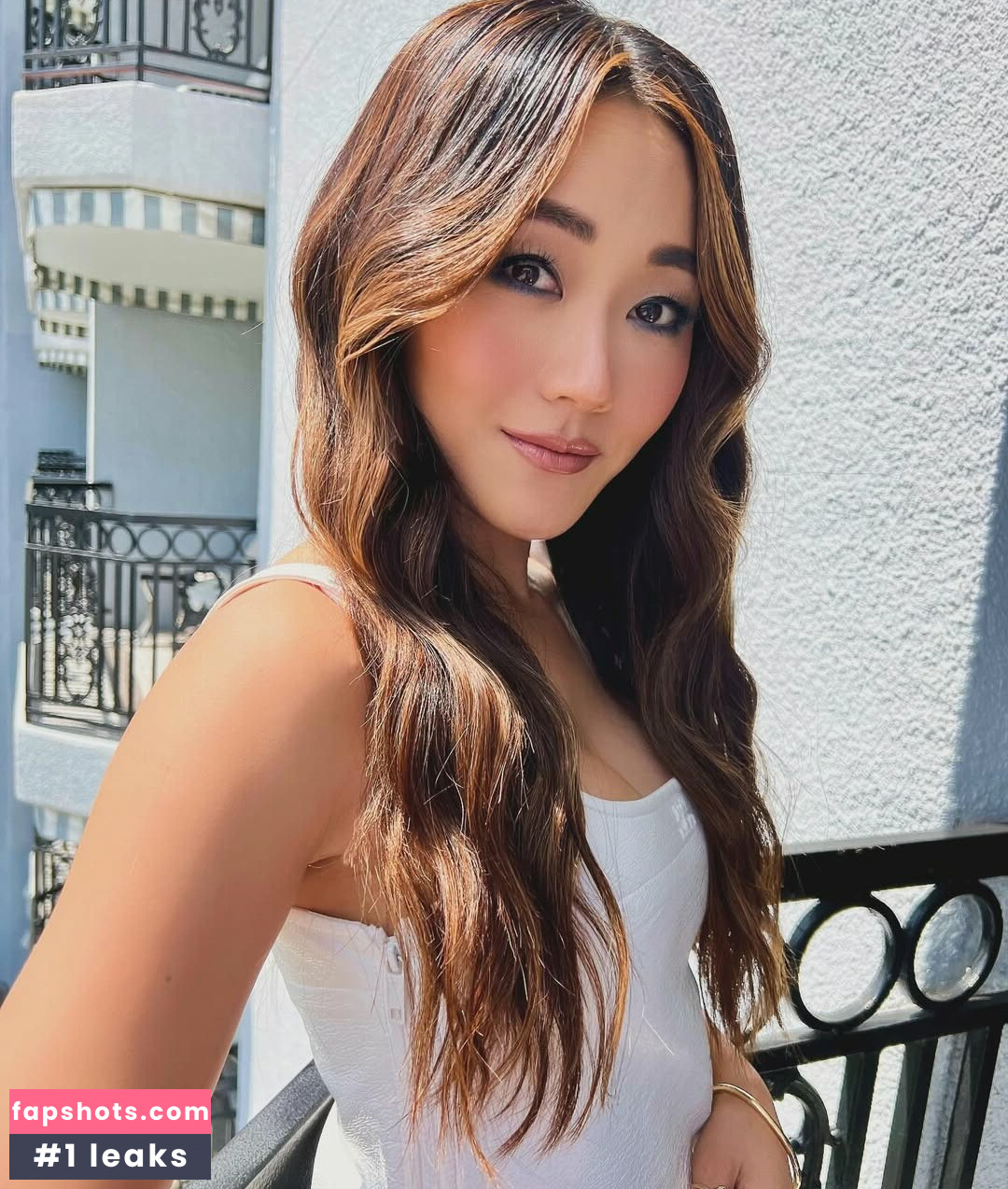 Karen Fukuhara gallery photo #56