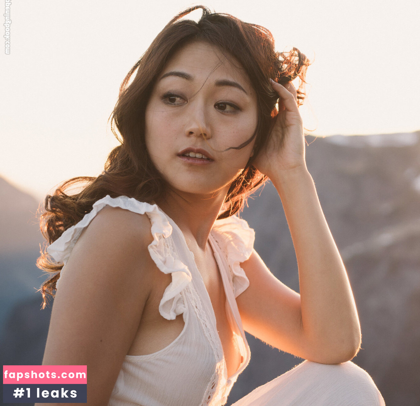 Karen Fukuhara gallery photo #59