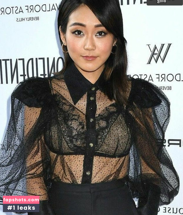 Karen Fukuhara gallery photo #75