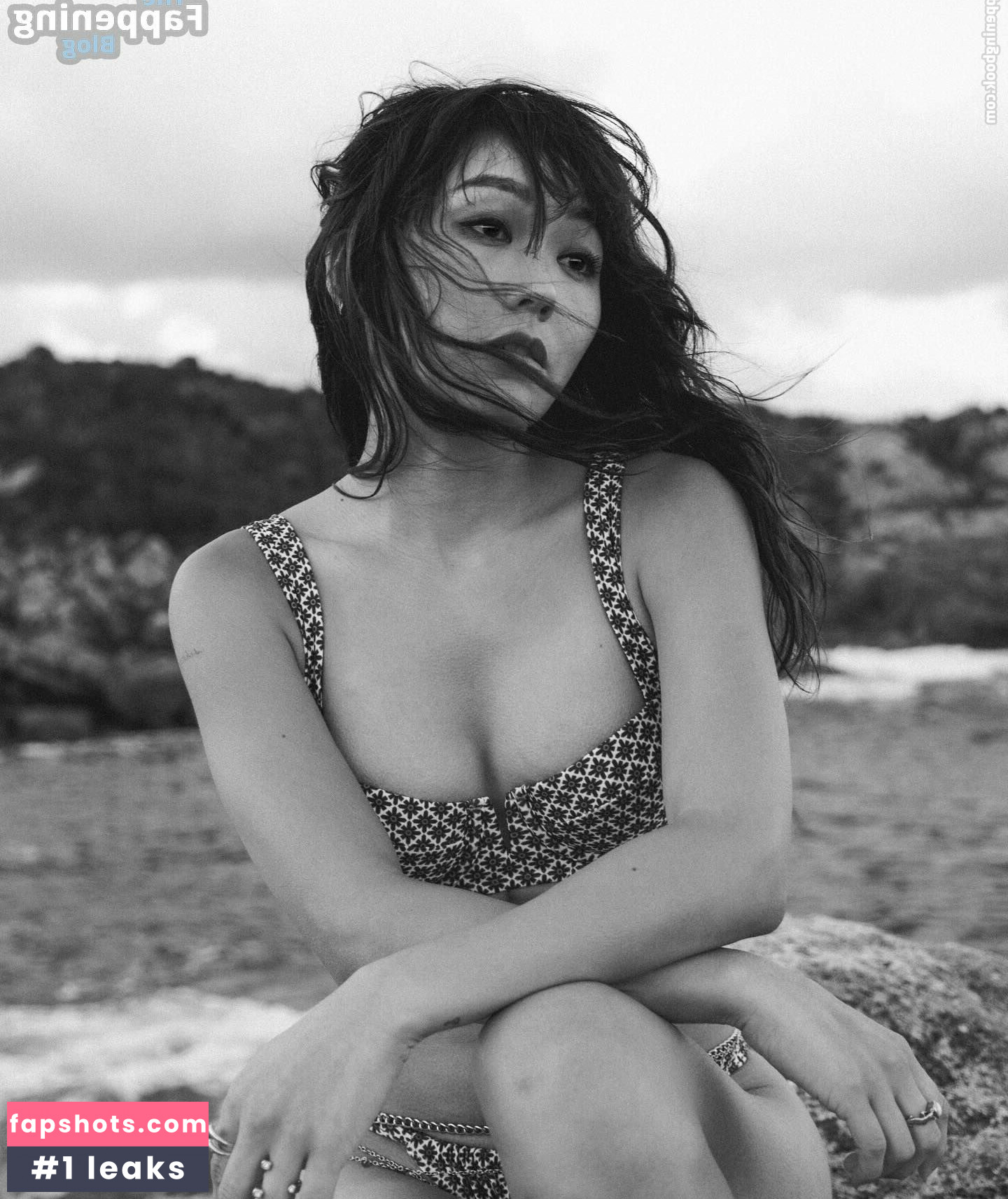 Karen Fukuhara gallery photo #84