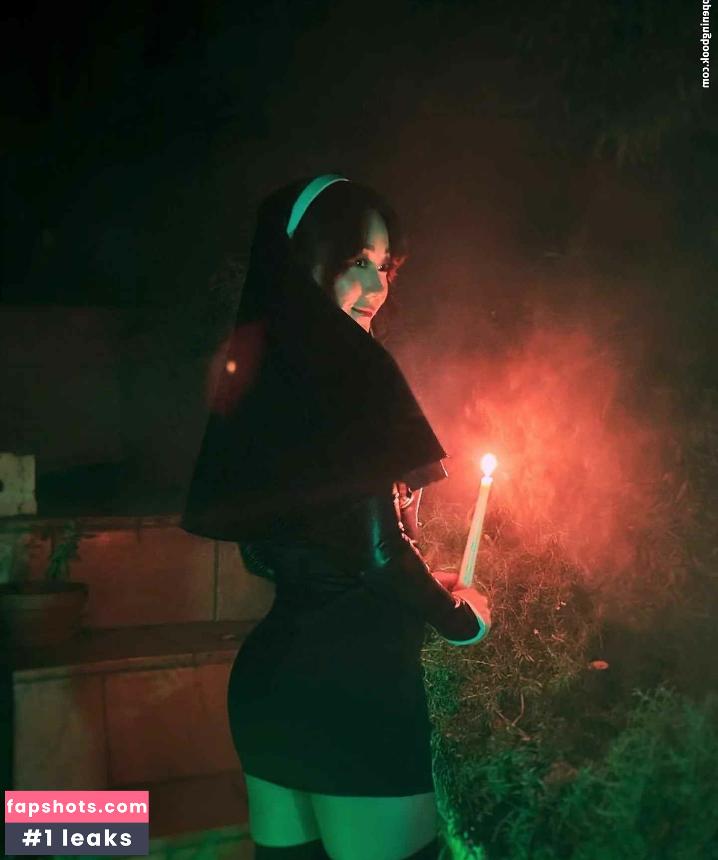 Karen Fukuhara gallery photo #86