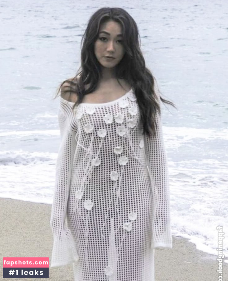 Karen Fukuhara gallery photo #10