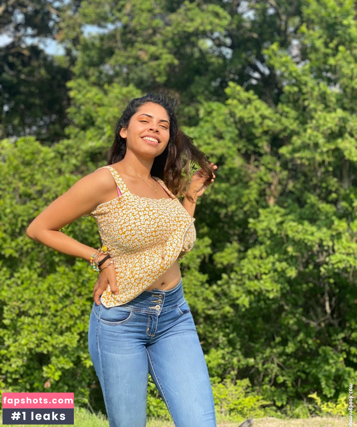 Karen Garcia gallery photo #21