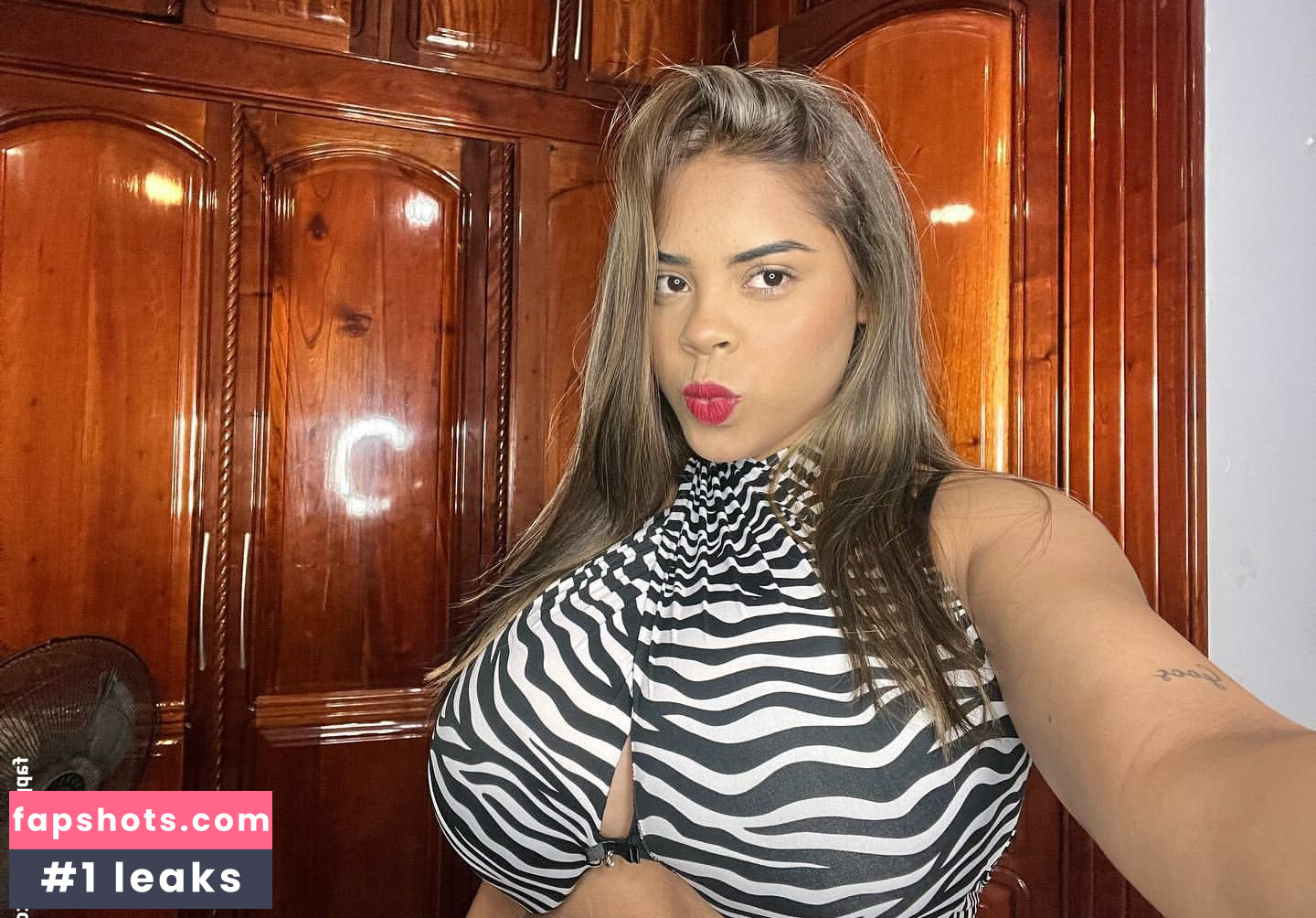 Karen Garcia gallery photo #29