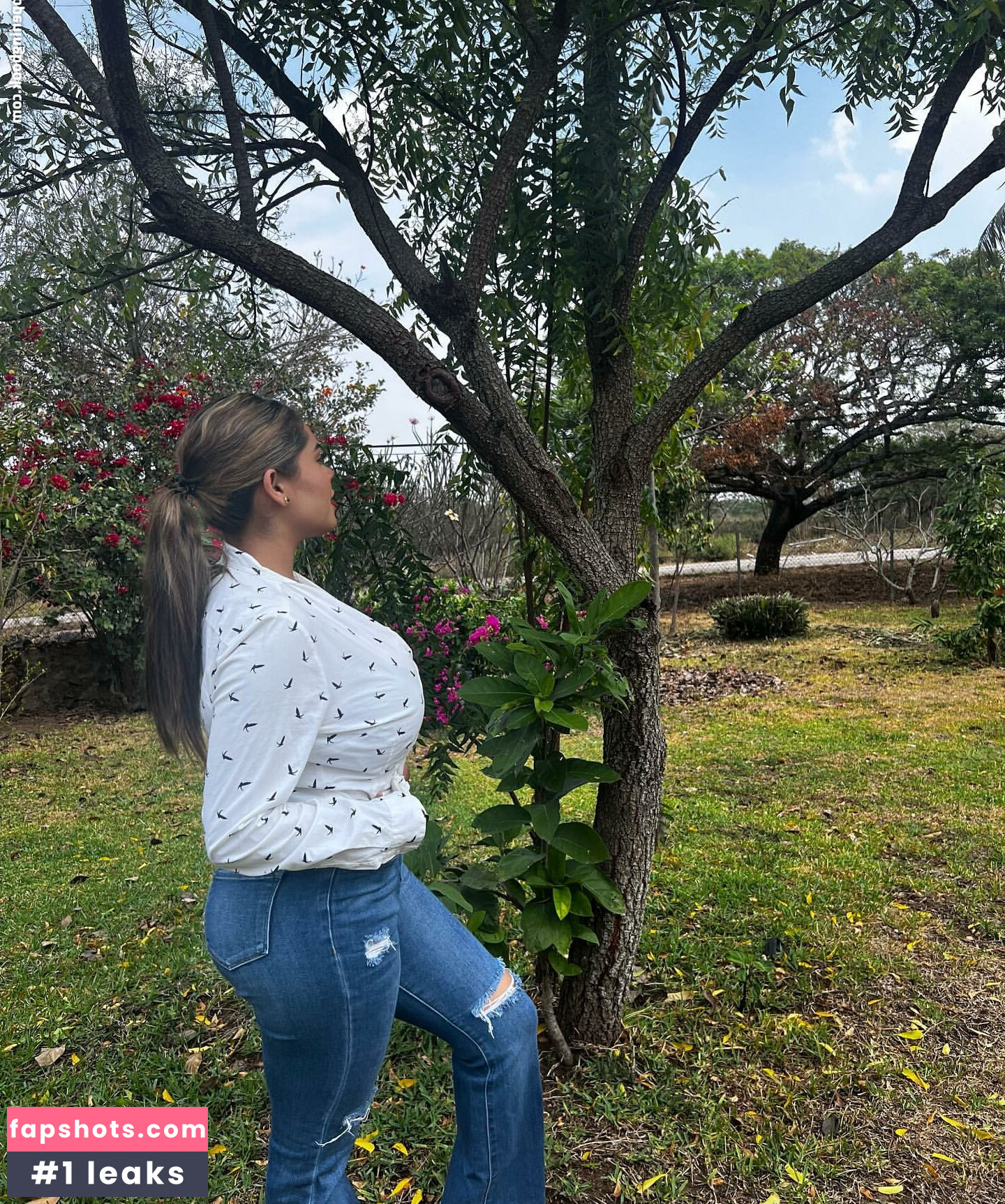 Karen Garcia gallery photo #30