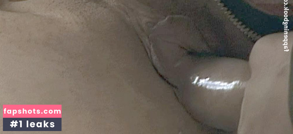 Karen Lancaume gallery photo #11