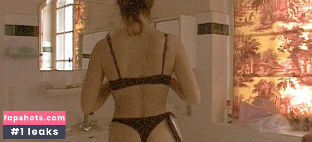 Karen Lancaume gallery photo #12