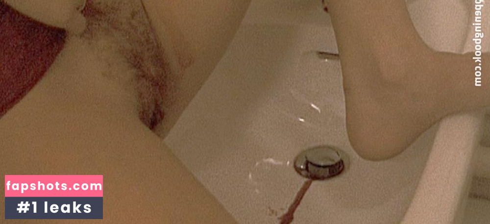 Karen Lancaume gallery photo #18