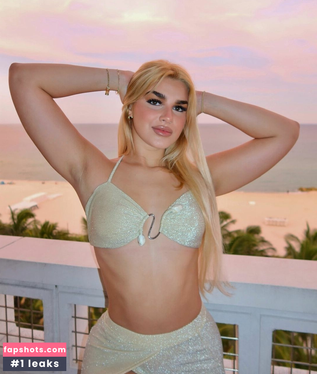 Karen Rodríguez gallery photo #4