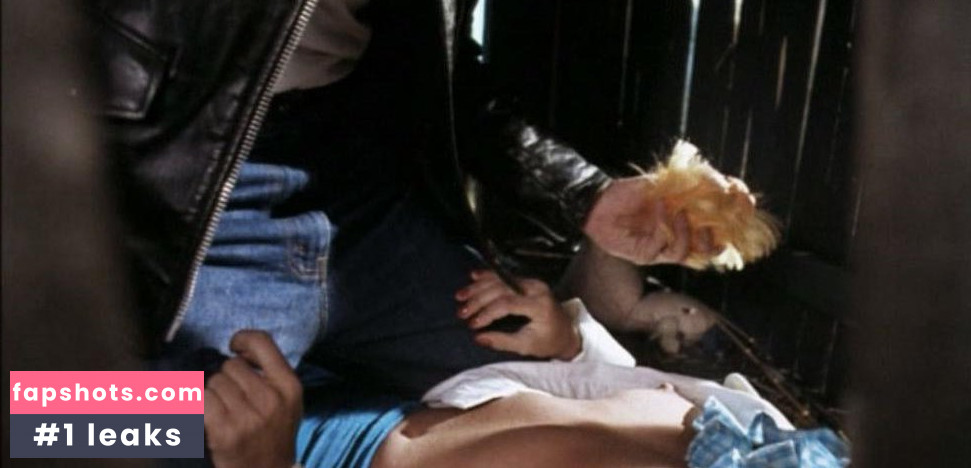 Karen Russell gallery photo #26