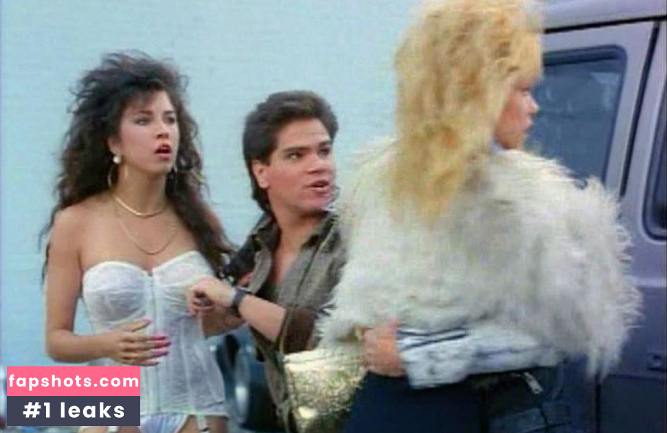 Karen Russell gallery photo #7