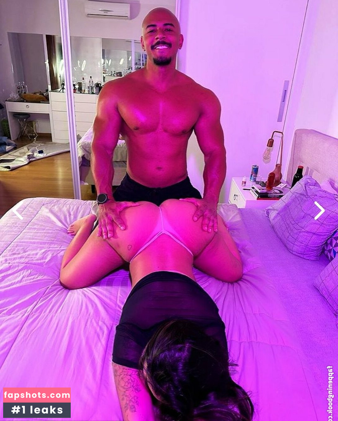 Karen Smith gallery photo #7