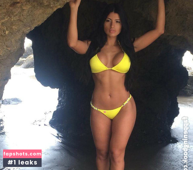 Karen Vi gallery photo #31