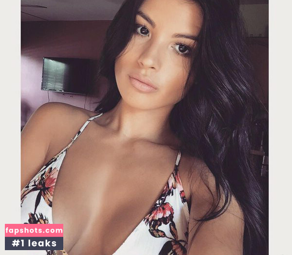 Karen Vi gallery photo #34