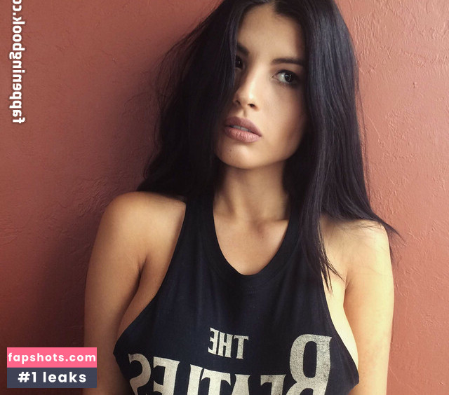 Karen Vi gallery photo #8