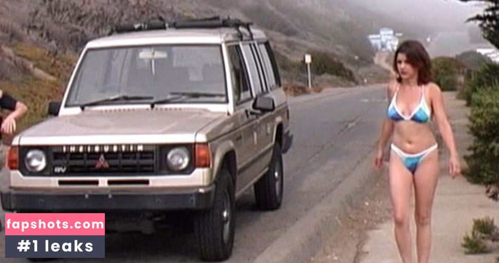 Kari Betizer gallery photo #4