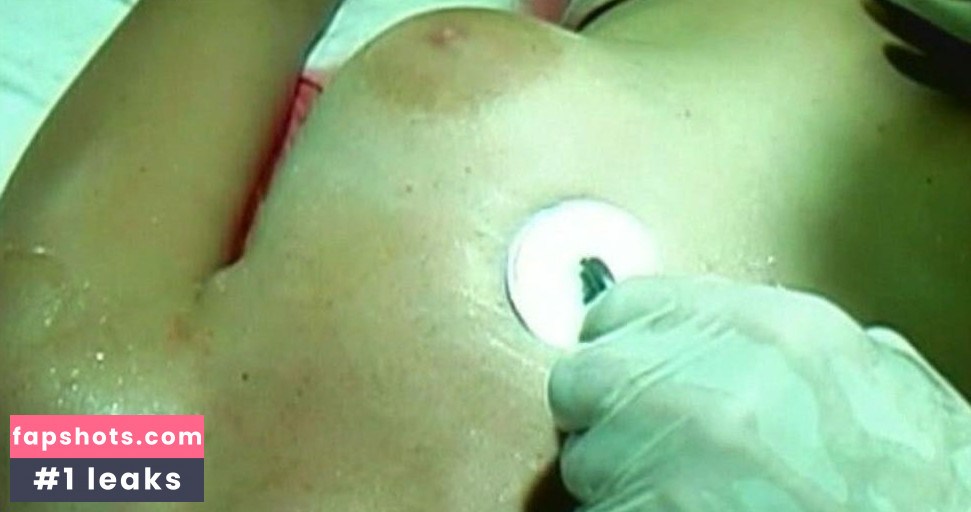 Kari Betizer gallery photo #7