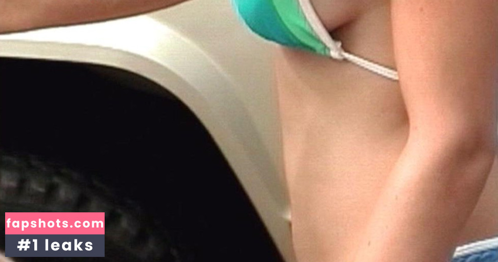 Kari Betizer nude babe gallery