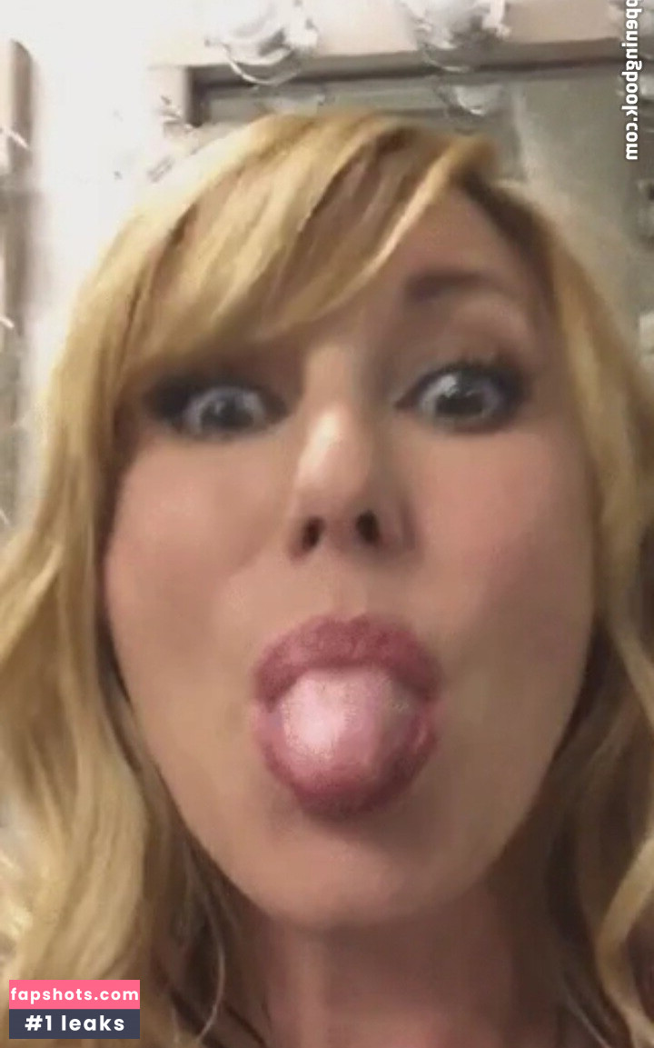 Kari Byron gallery photo #14