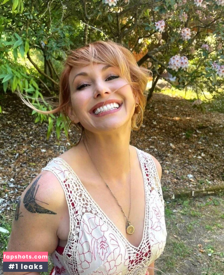 Kari Byron gallery photo #21