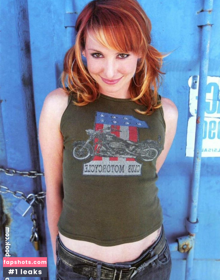 Kari Byron gallery photo #31