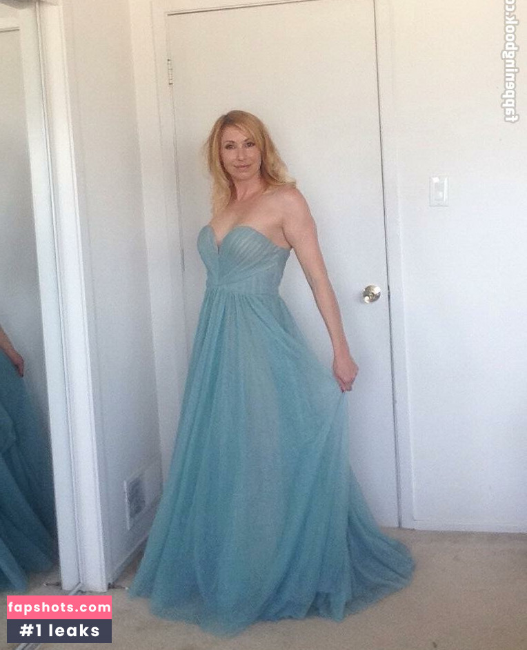 Kari Byron gallery photo #46